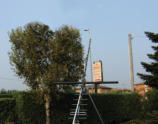 La 18 elementi LFA  pronta....speriamo di essere attivi anche in 432, fiduciosi del supporto di Domenico IZ3FRJ. 100W sarebbero sufficienti. Notare che l'antenna  gi puntata sulla luna !