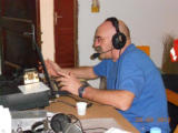 Livio IZ3BUR in postazione HF. Pile-up continuo